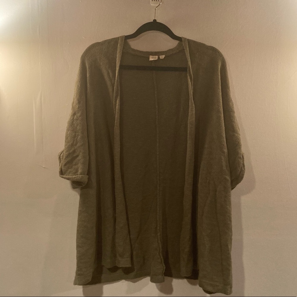 GAP medium large olive green short sleeve cardigan